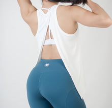 Load image into Gallery viewer, Chics tank white - Spring Collection